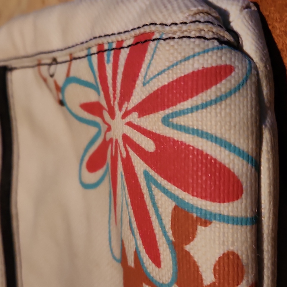 Thirty-one Floral Canvas Crossbody Bag - Picture 16 of 16